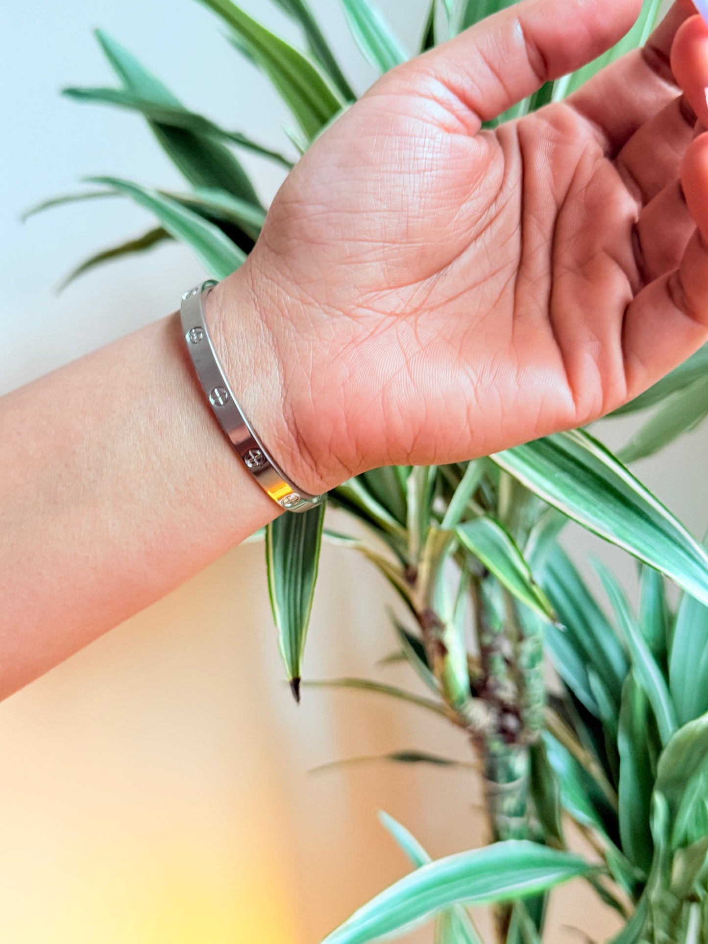 Silver bracelet (Silver lock)