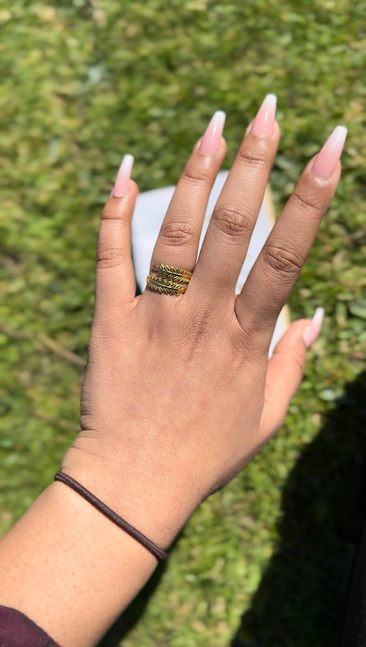 Leafy ring